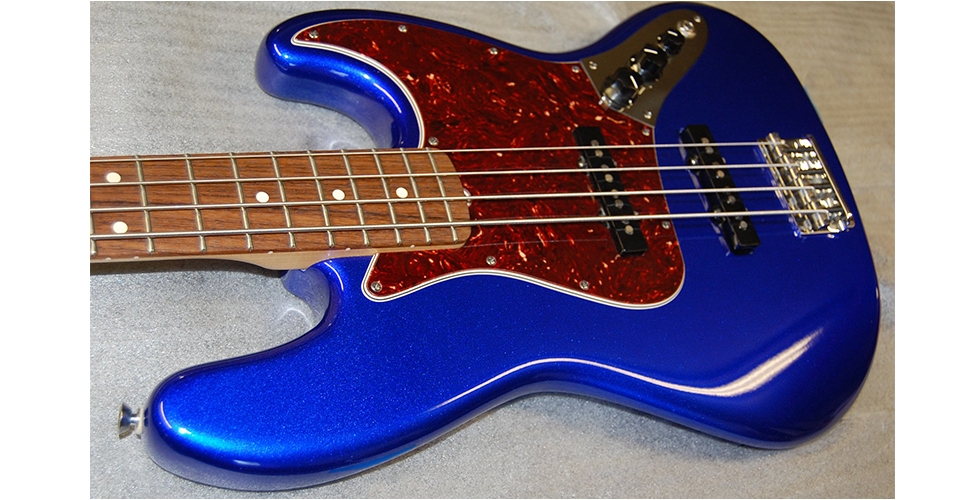 CUSTOMISATION Peinture SPARKLING BLUE Fender Jazzbass